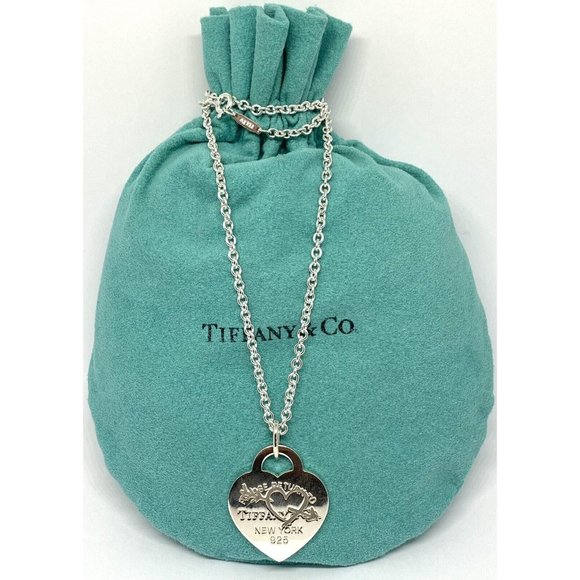Large Return to Tiffany Etched Heart and Arrow Pendant, Necklace Sterling Silver - Picture 6 of 12